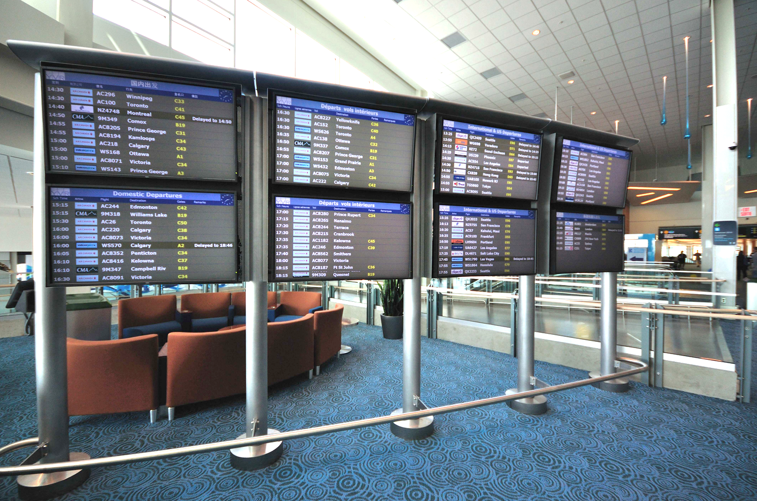 Vancouver Airport : Award-Winning Digital Signage